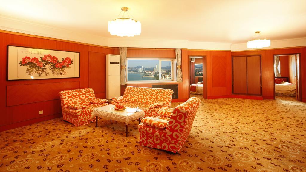 Donghai Grand Hotel Qingdao Room photo